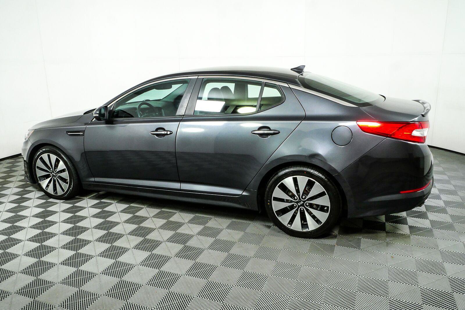 Used 2011 Kia Optima SX FWD image 27