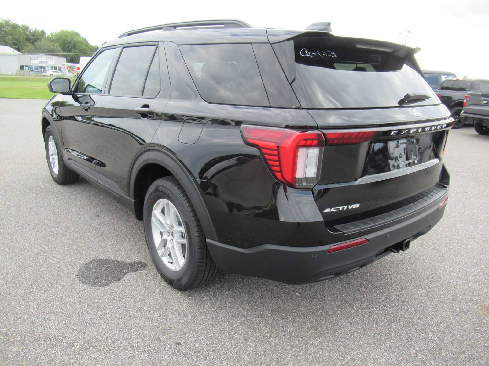 New 2027 Ford Explorer Active AWD/4WD image 7