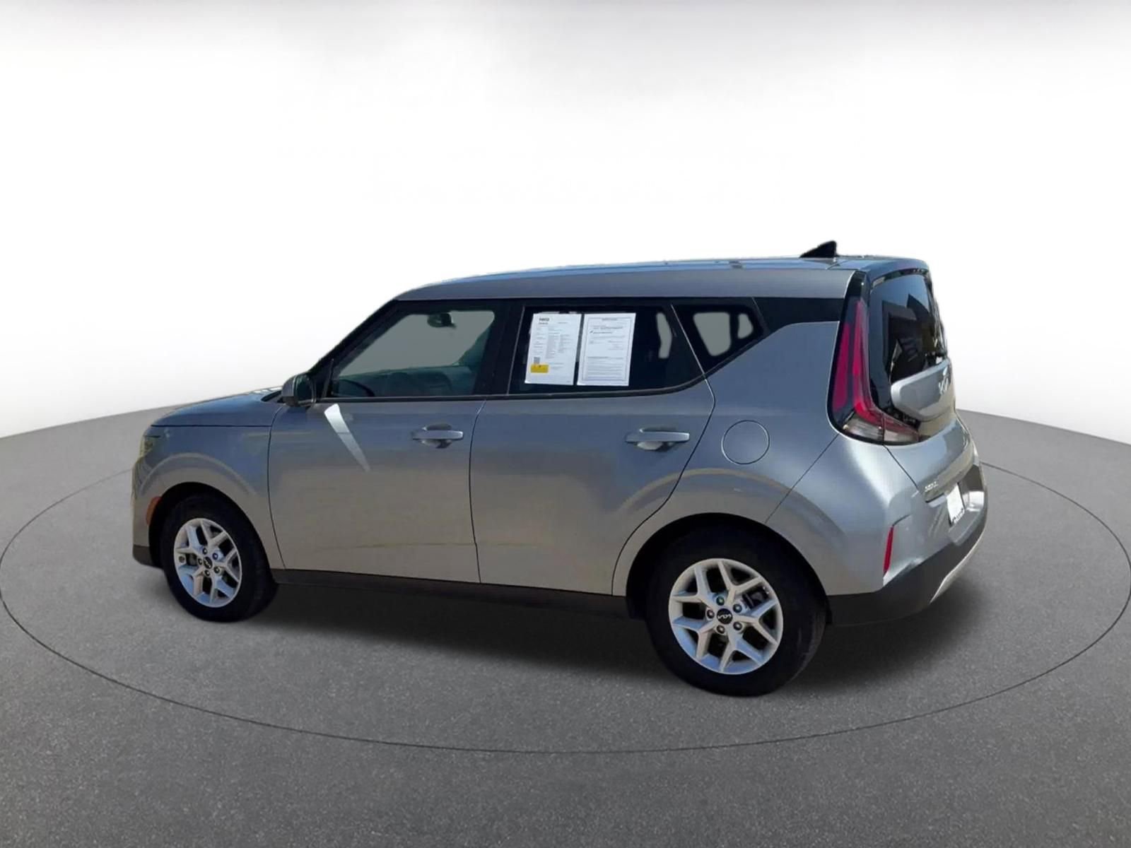 Used 2025 Kia Soul LX w/ LX Technology Package image 8