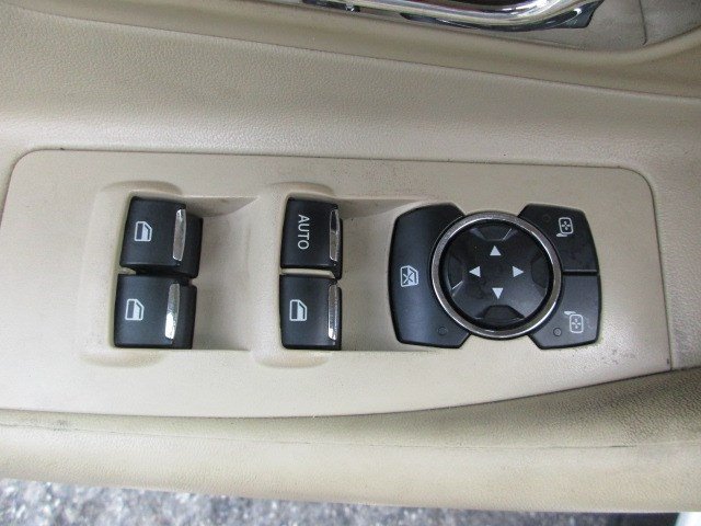 Used 2014 Ford Taurus SEL w/ Equipment Group 201A FWD image 16