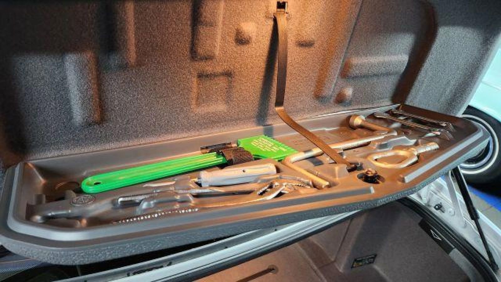 Used 1999 BMW 528i Sedan RWD image 70