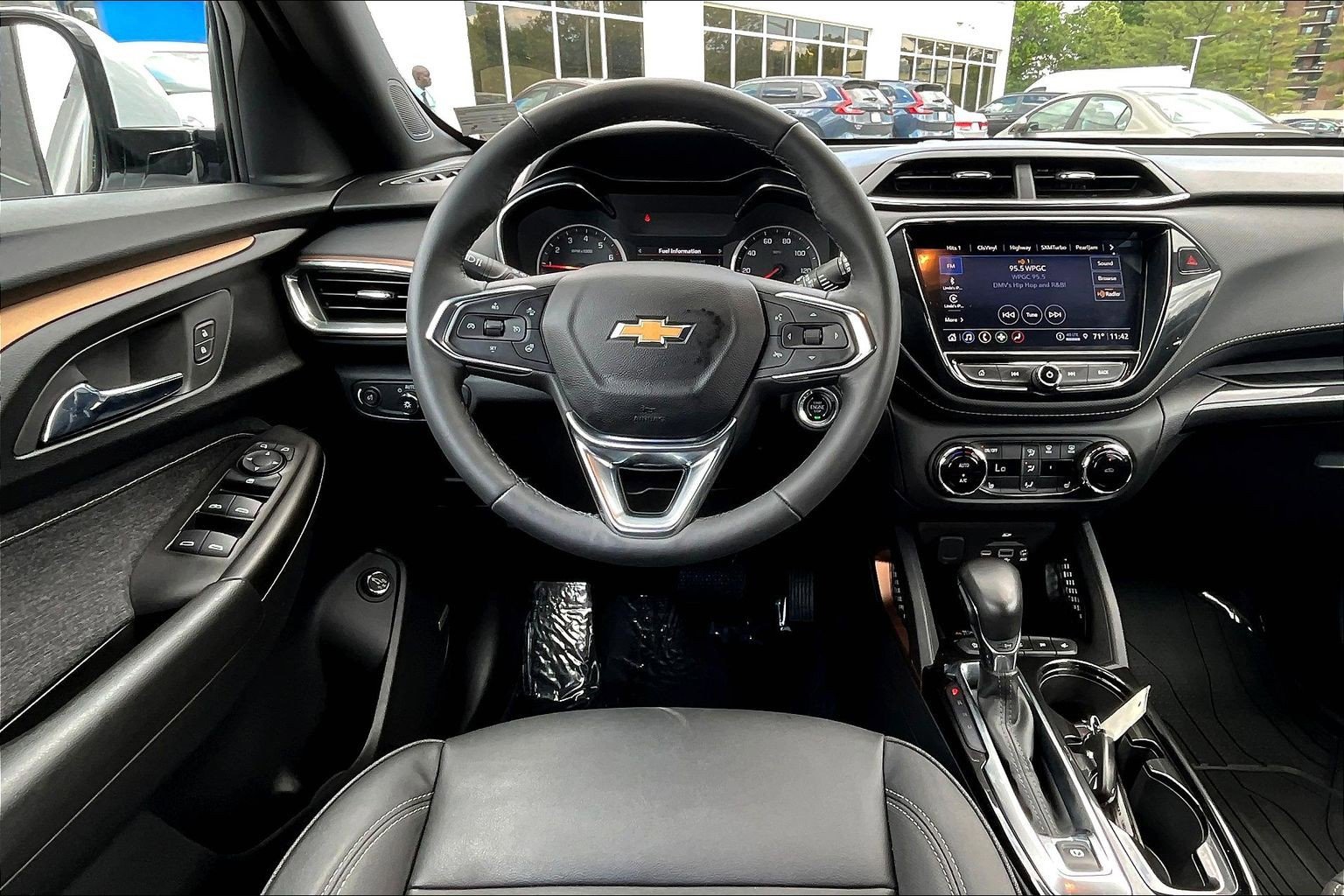 Used 2022 Chevrolet TrailBlazer ACTIV w/ Sun and Liftgate Package FWD image 5