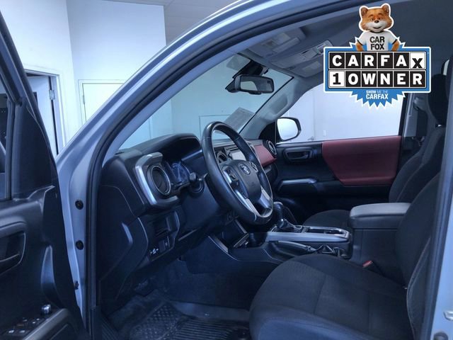 Used 2018 Toyota Tacoma SR5 AWD/4WD image 2