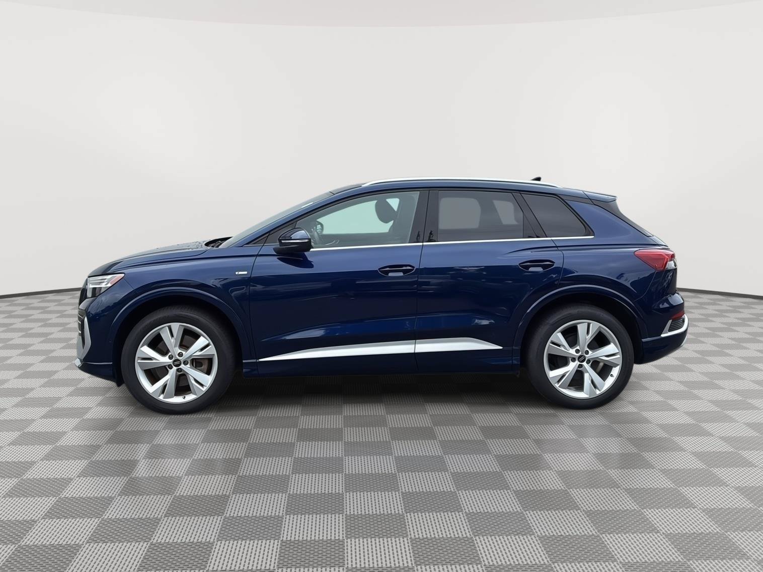 Used 2023 Audi Q4 e-tron Prestige w/ 20" Wheel Package AWD/4WD image 8