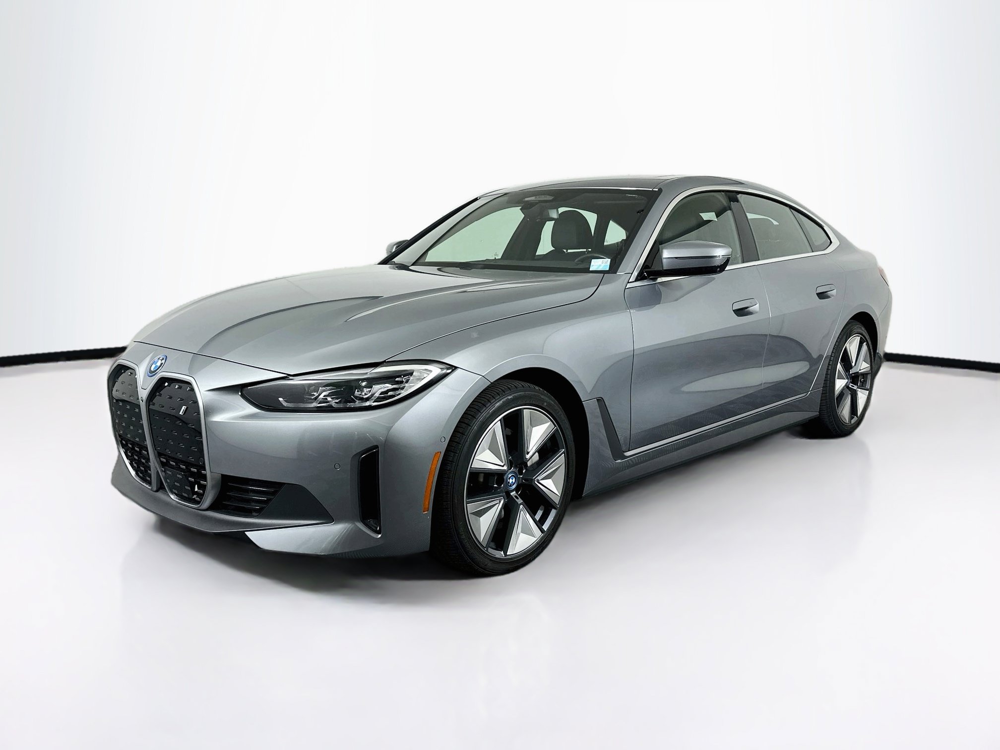 Used 2024 BMW i4 eDrive40 w/ Premium Package RWD image 3