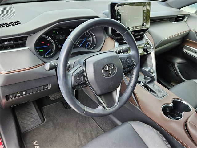 Used 2022 Toyota Venza XLE image 4