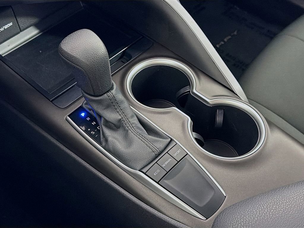 Used 2022 Toyota Camry LE image 18