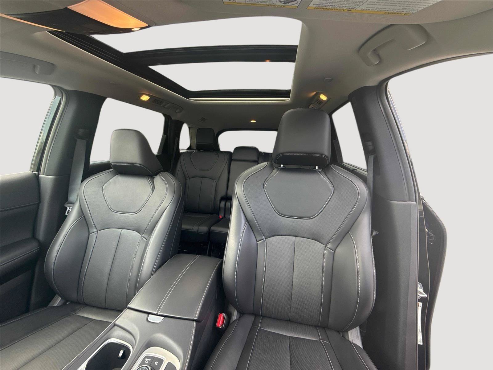 Used 2025 INFINITI QX60 Luxe w/ Cargo Package FWD image 24