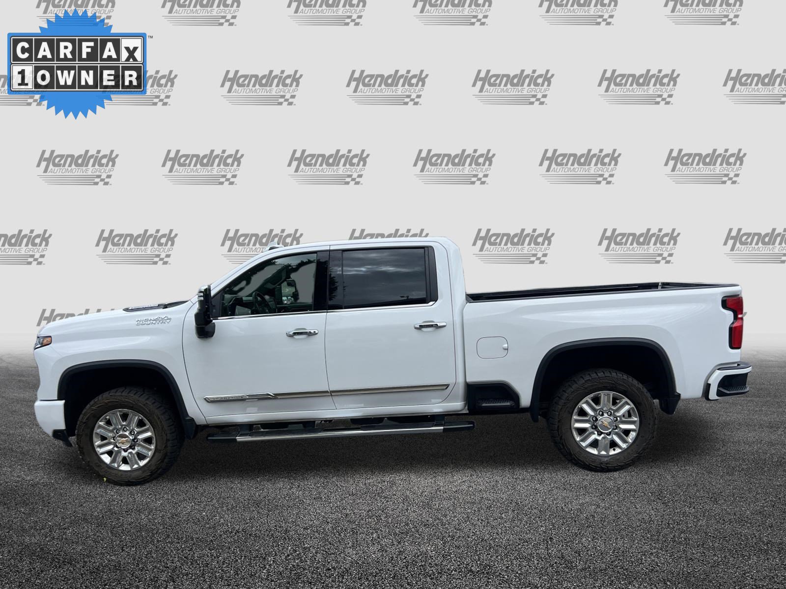 Used 2024 Chevrolet Silverado 2500 High Country w/ Technology Package AWD/4WD image 7