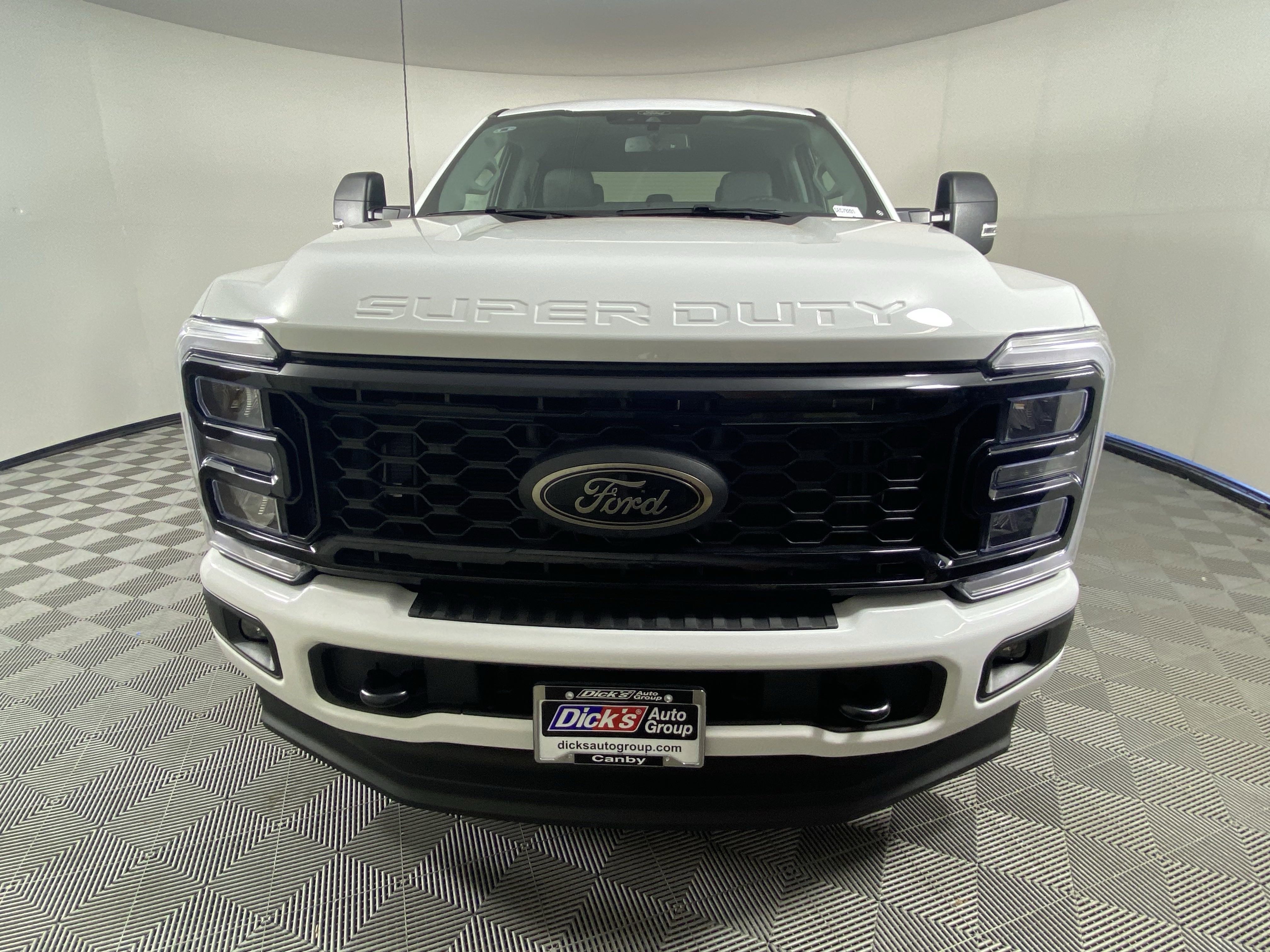 New 2025 Ford F350 XLT w/ Black Appearance Package image 8