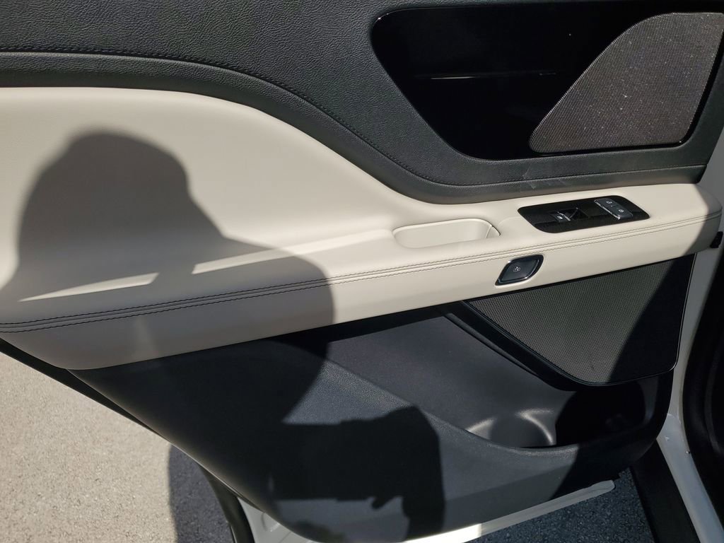 New 2026 Lincoln Aviator 2WD image 8