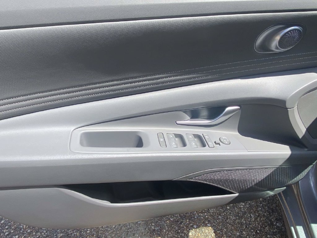 Used 2024 Hyundai Elantra SEL w/ Convenience Package FWD image 19