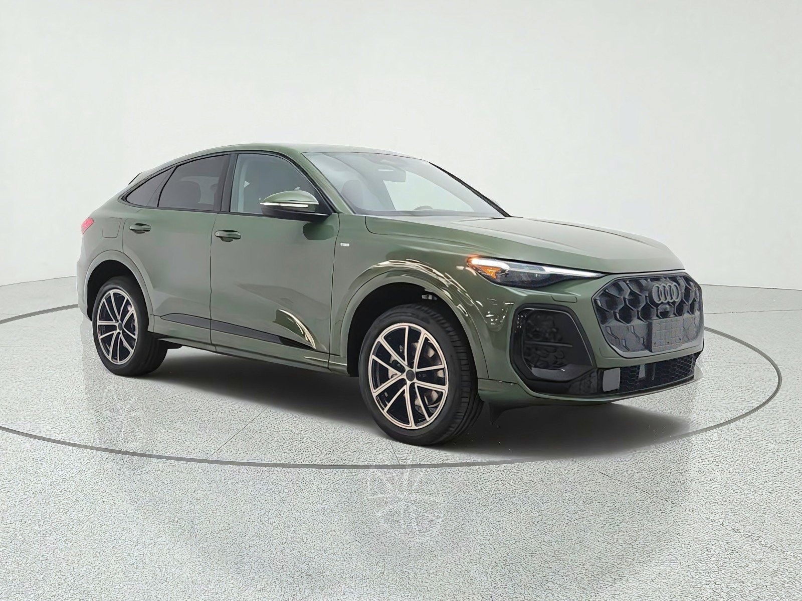 New 2026 Audi Q5 Premium Plus AWD/4WD image 3