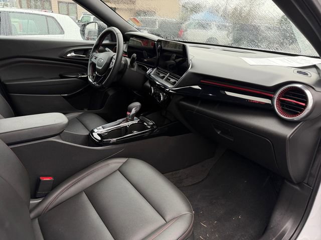 Used 2024 Chevrolet Trax RS w/ Driver Confidence Package image 29