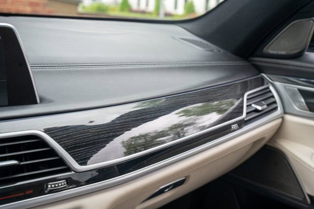 Used 2019 BMW 740i w/ Executive Package RWD image 60
