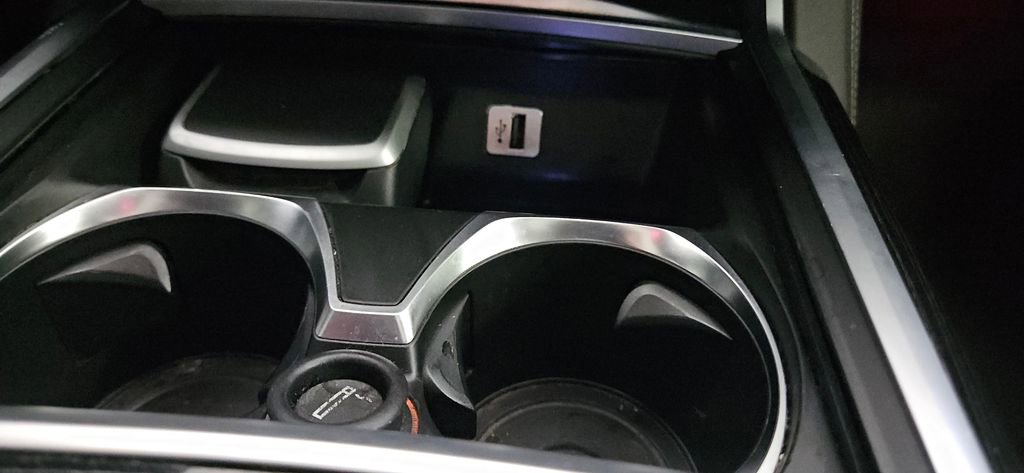 Used 2017 BMW 750i xDrive image 32