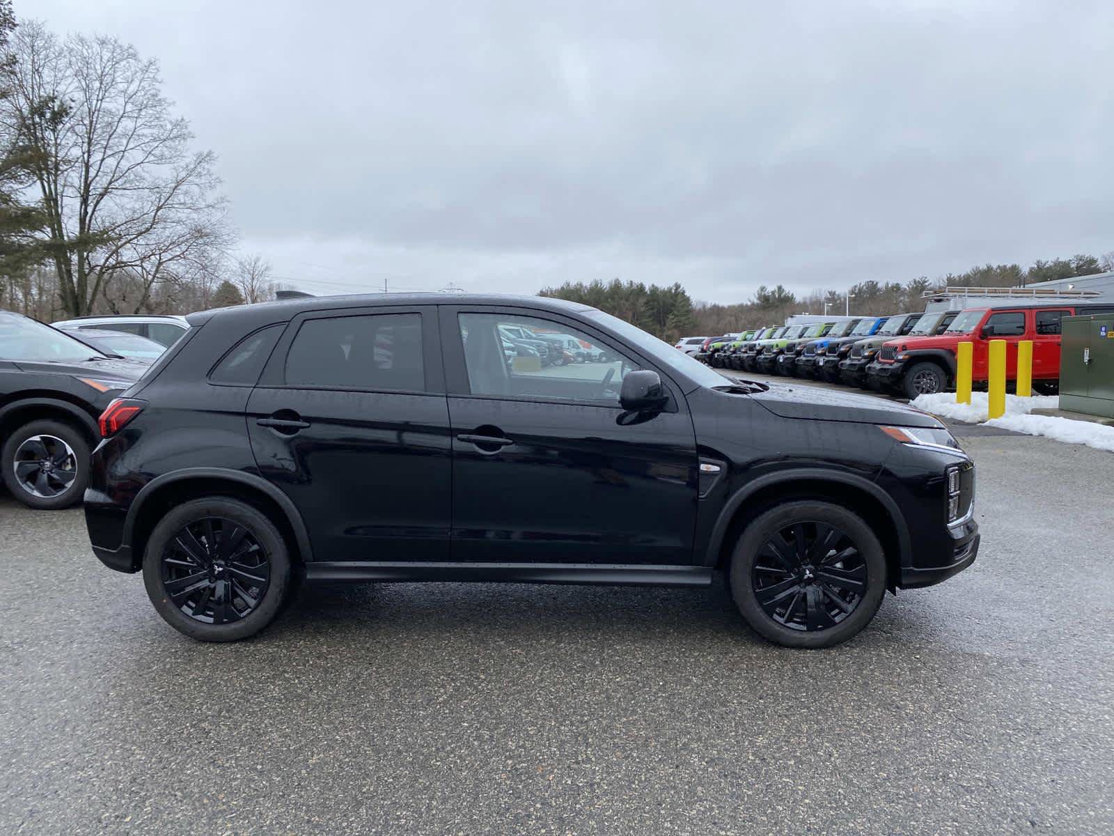 Used 2024 Mitsubishi Outlander Sport LE AWD/4WD image 2