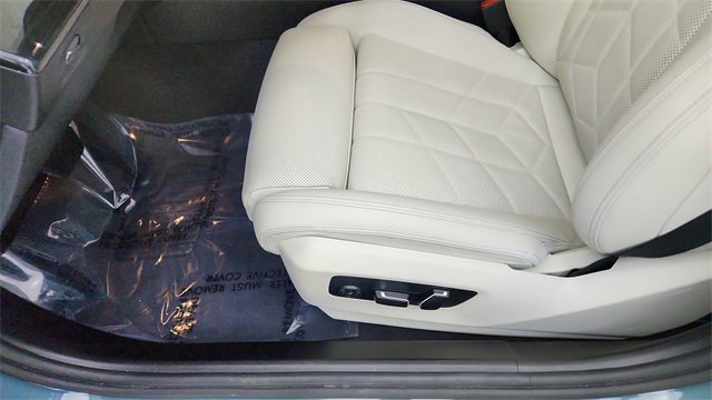 Used 2025 BMW 540i xDrive 540i xDrive image 33