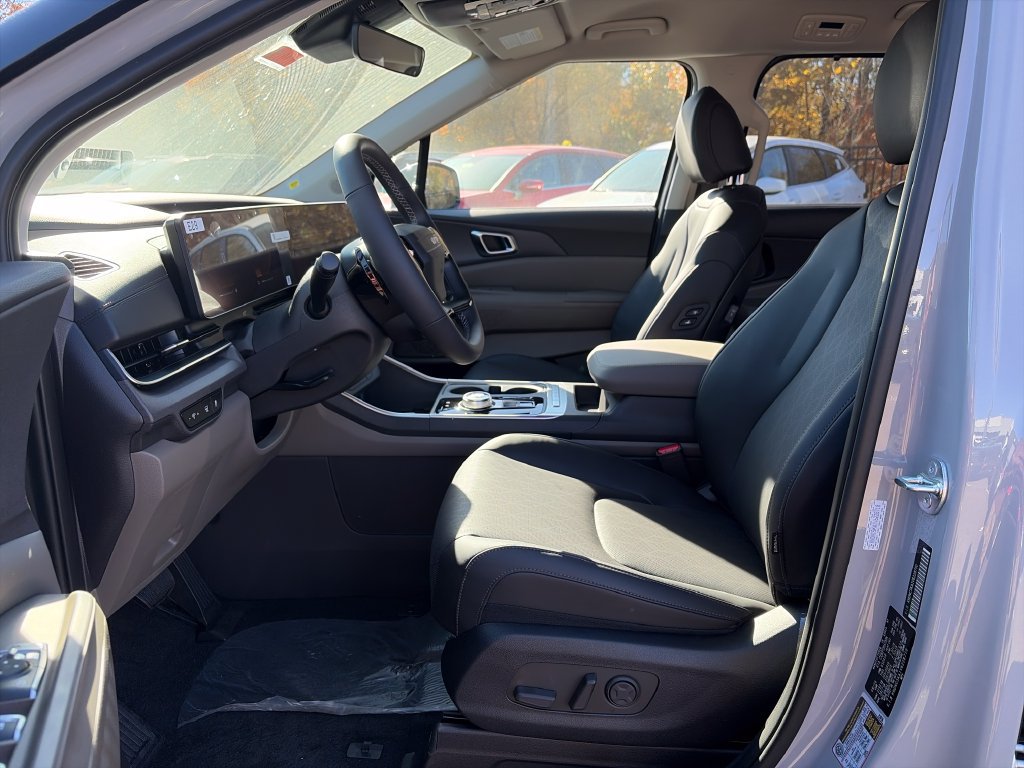 New 2027 Kia Carnival EX FWD image 15