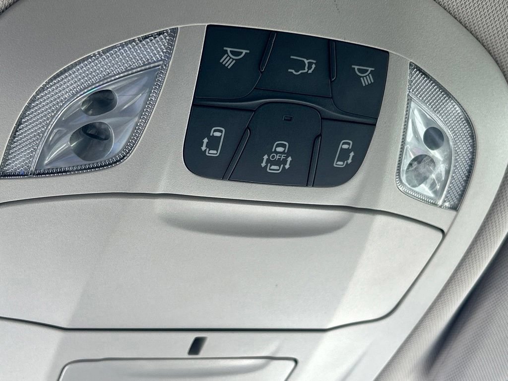 Used 2024 Chrysler Pacifica Touring-L FWD image 36