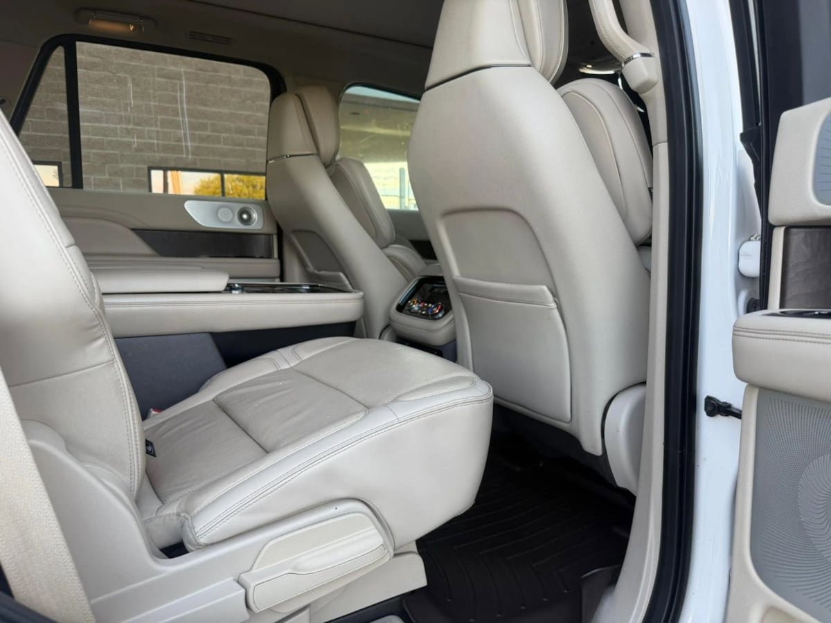 Used 2019 Lincoln Navigator Reserve AWD/4WD image 41