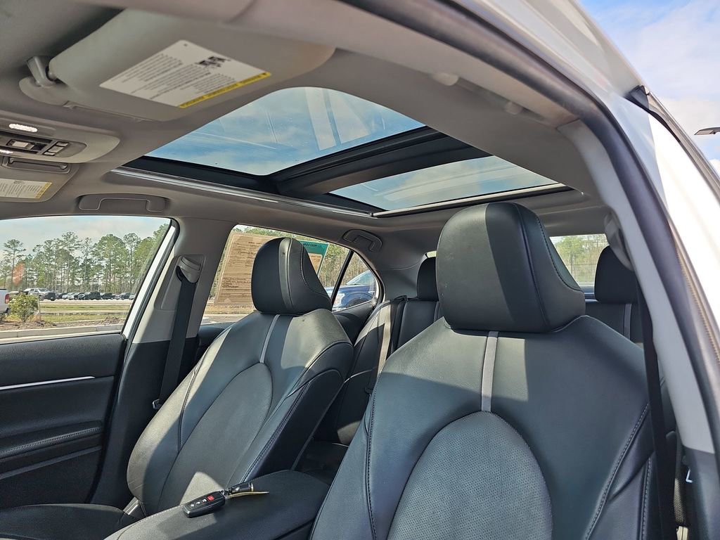 Used 2022 Toyota Camry XSE w/ Navigation Package image 34