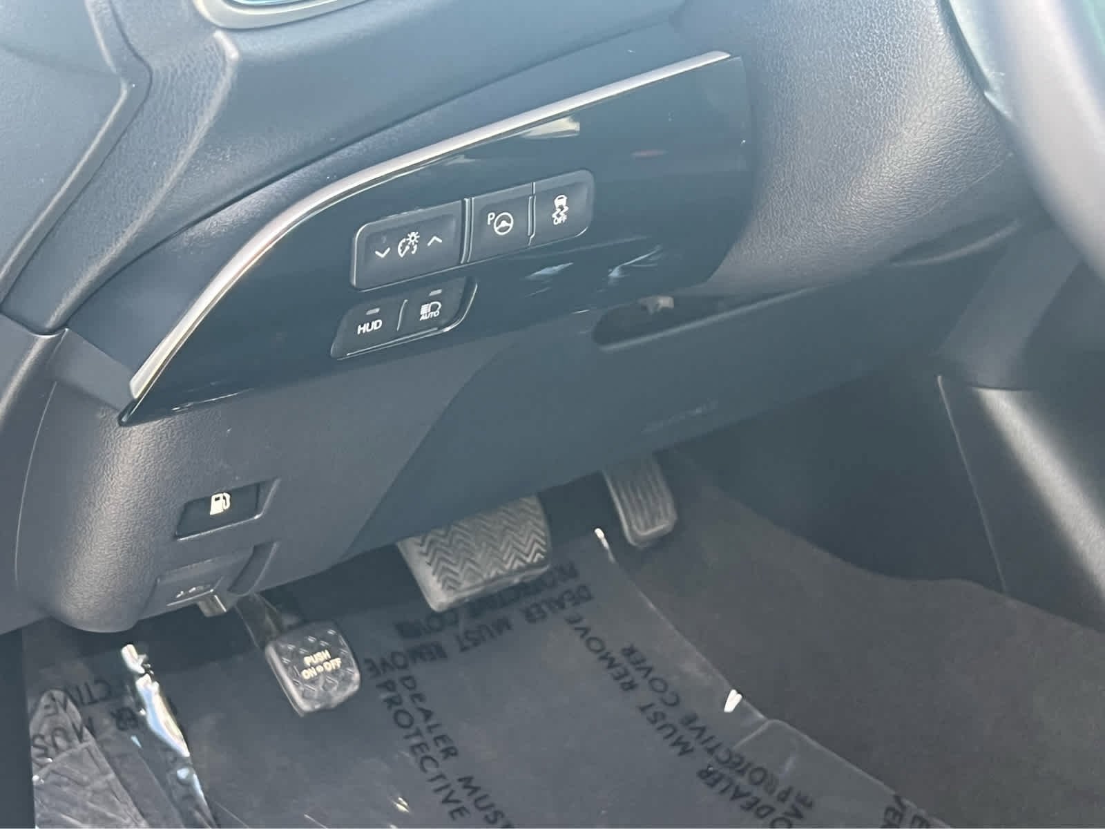 Used 2022 Toyota Prius XLE w/ Advanced Technology Package image 29
