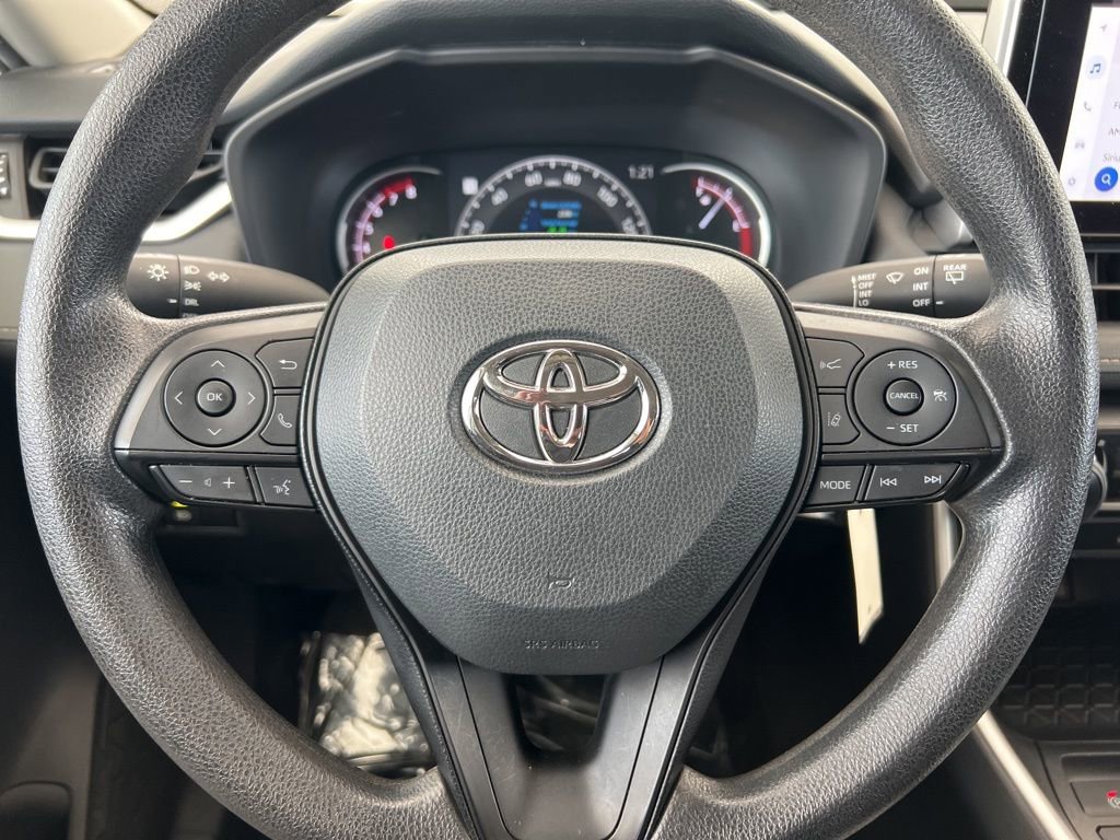 Used 2024 Toyota RAV4 LE image 40