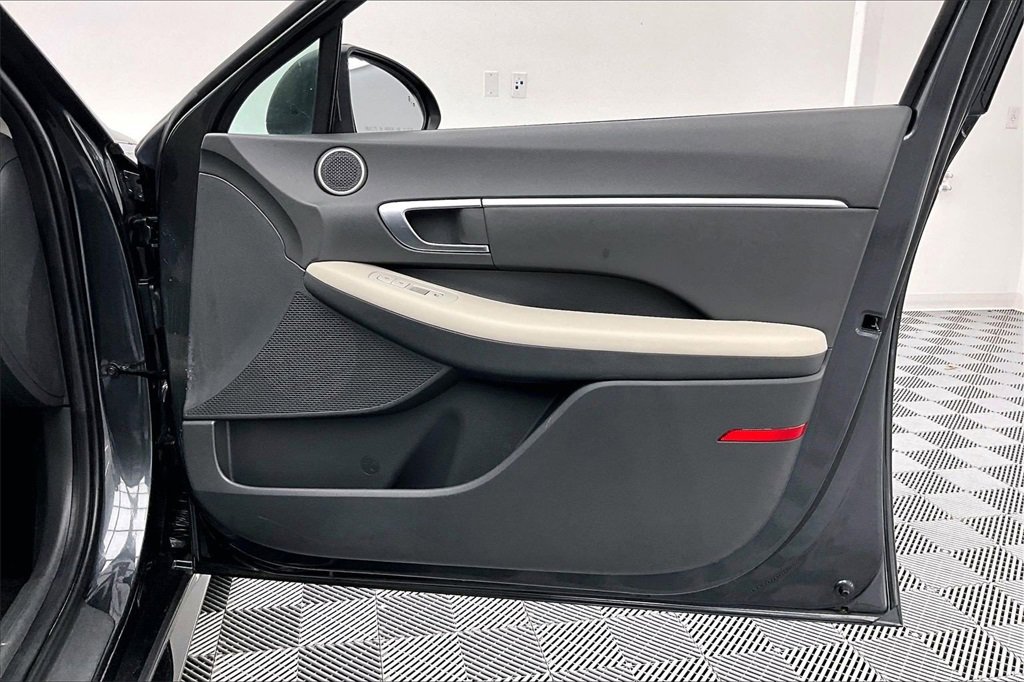 Used 2023 Hyundai Sonata SEL w/ Cargo Package image 24