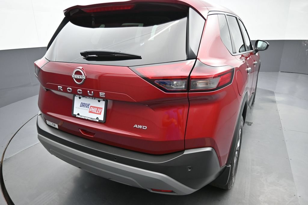 Used 2023 Nissan Rogue S AWD/4WD image 17