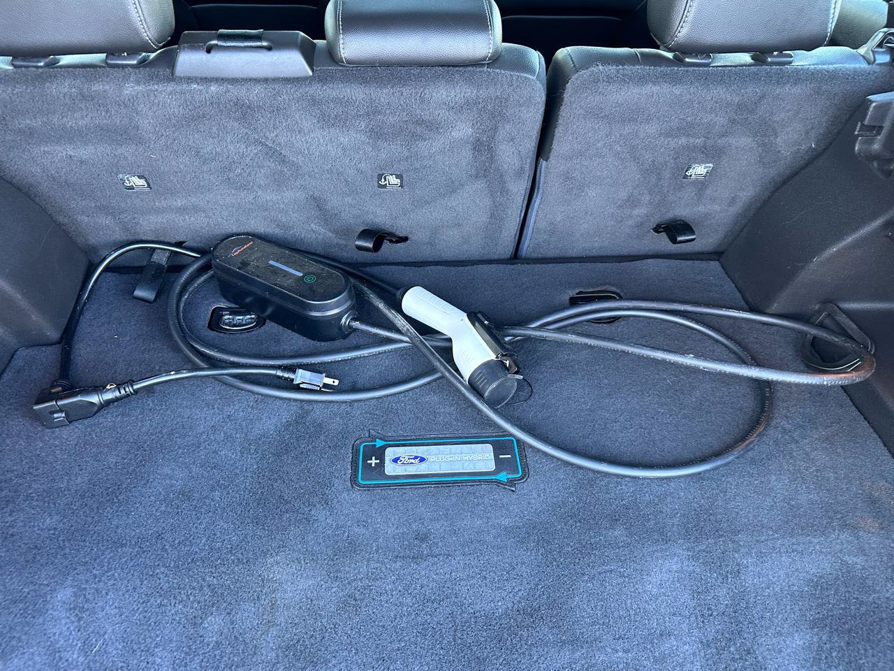Used 2015 Ford C-MAX Energi SEL w/ Equipment Group 303A FWD image 40