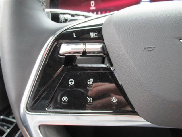 Certified 2025 Cadillac Escalade Premium Luxury w/ LPO, Radiant Package image 24