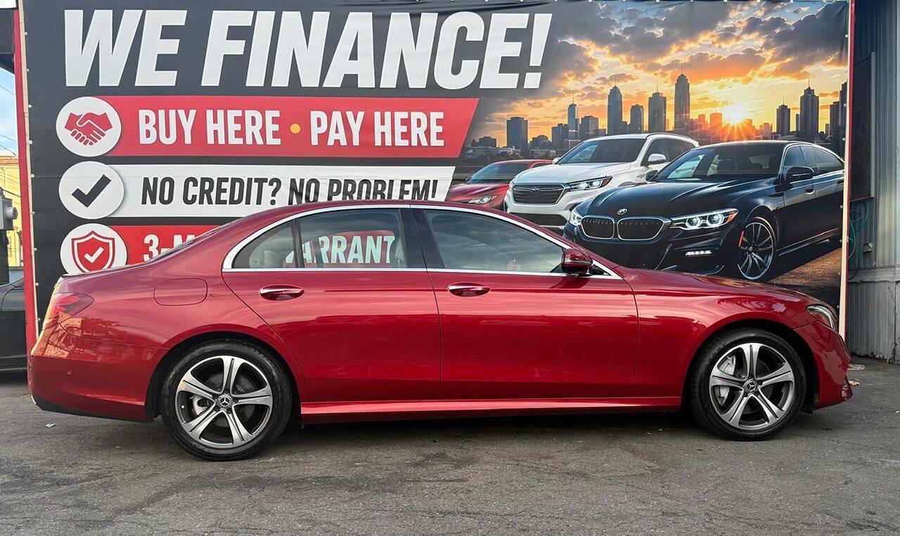 Used 2017 Mercedes-Benz E 300 4MATIC image 3