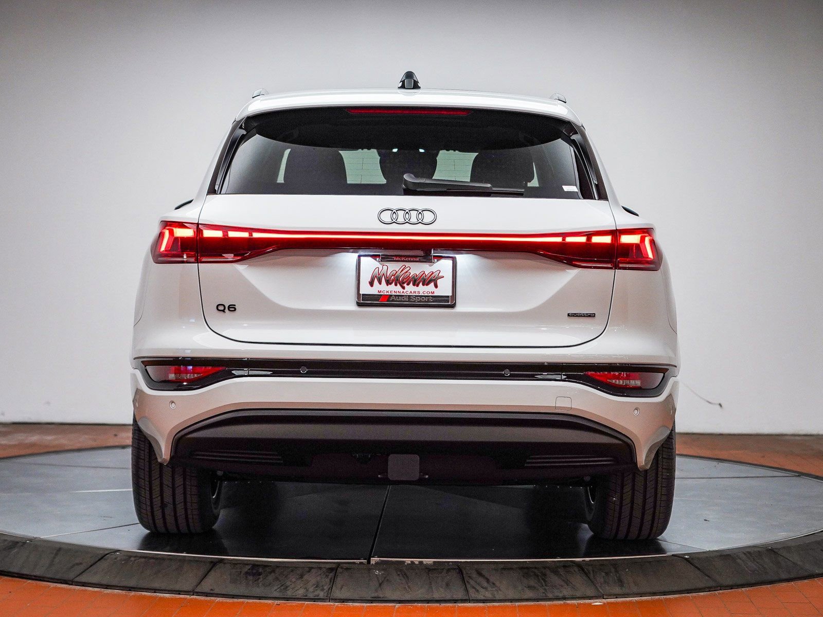 New 2025 Audi Q6 e-tron Premium AWD/4WD image 8