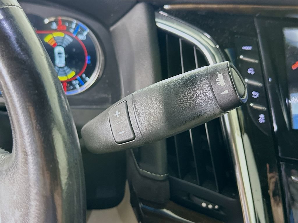 Used 2018 Cadillac Escalade Luxury AWD/4WD image 22