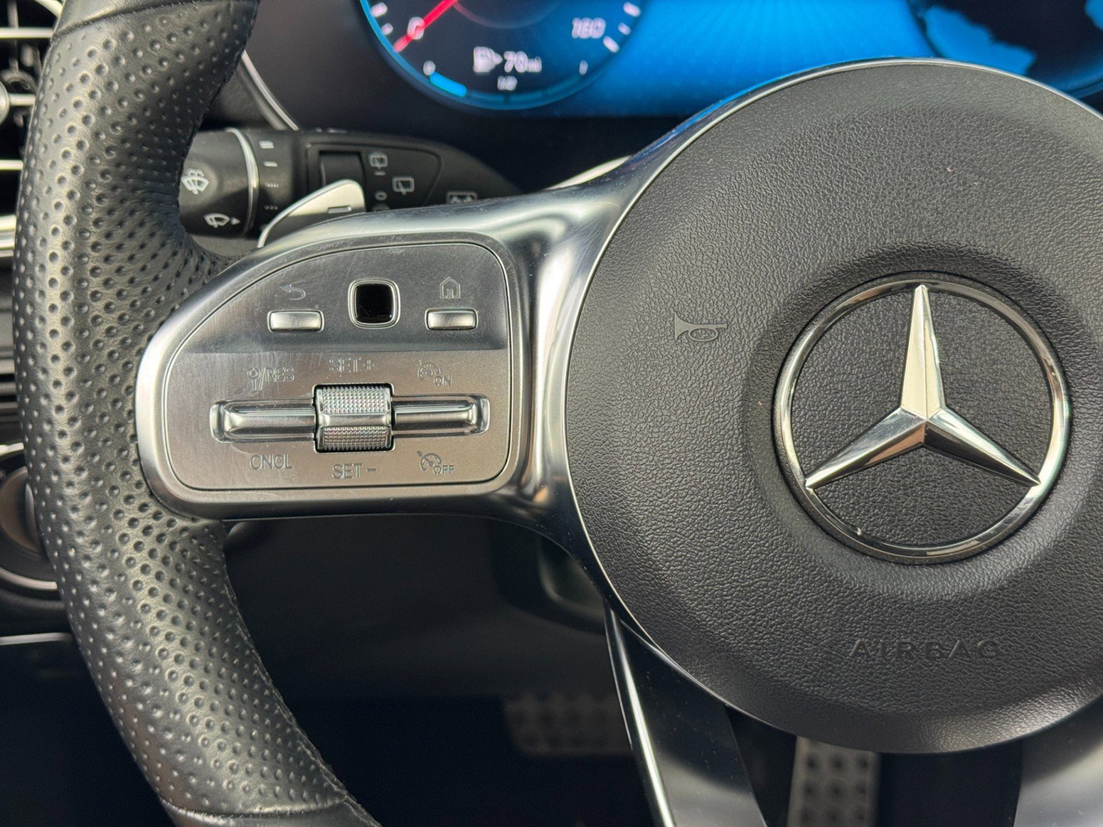 Used 2022 Mercedes-Benz GLC 300 4MATIC w/ AMG Line image 19