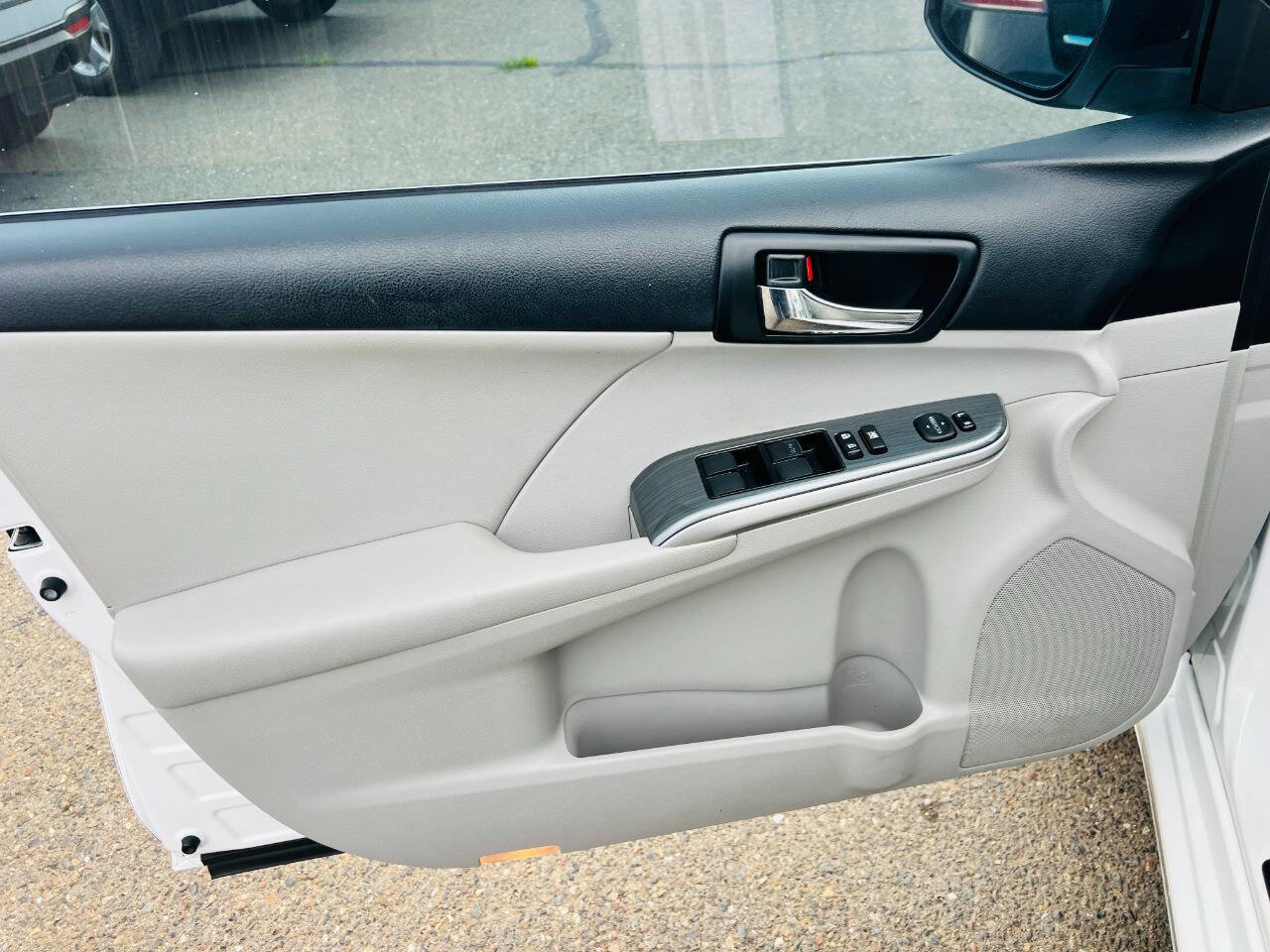 Used 2014 Toyota Camry XLE image 23