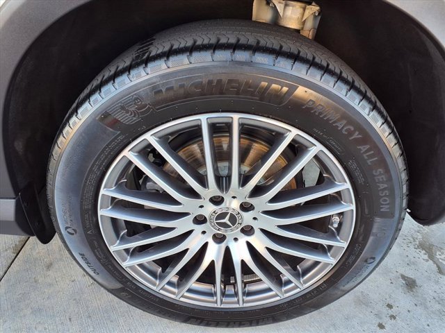 Used 2025 Mercedes-Benz GLC 300 image 24