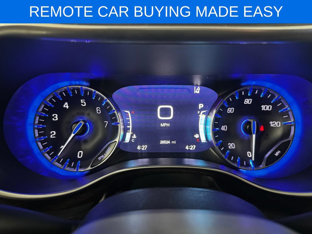 Used 2024 Chrysler Pacifica Limited FWD image 8