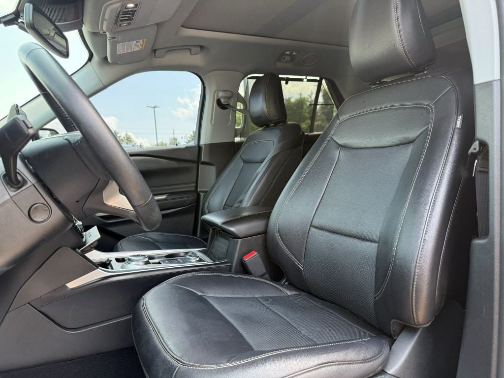 Used 2023 Ford Explorer Limited w/ Limited Technology Package AWD/4WD image 9