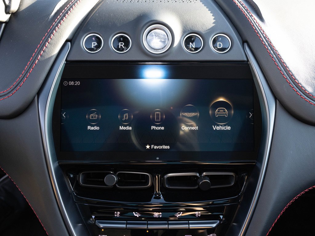 Used 2021 Aston Martin DBX AWD/4WD image 38