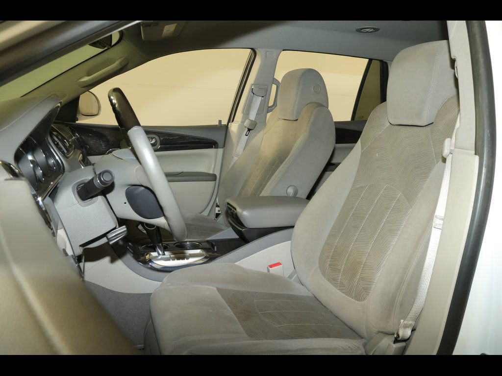 Used 2017 Buick Enclave Convenience FWD image 2