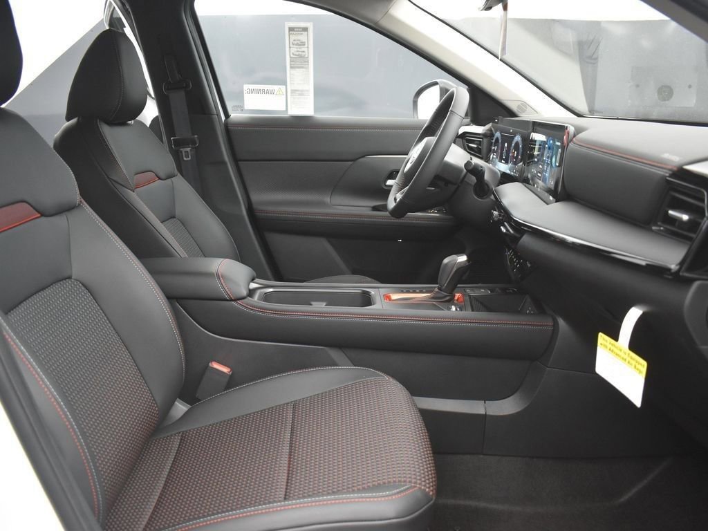 New 2026 Nissan Kicks SR w/ Illumination Package FWD image 23