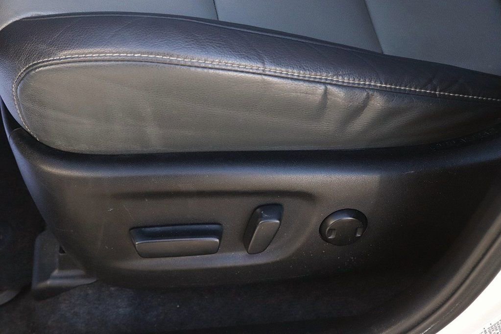 Used 2015 Toyota RAV4 Limited image 18