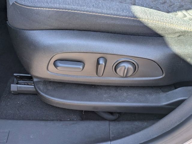 Used 2023 Chevrolet Equinox LT w/ Driver Convenience Package AWD/4WD image 13