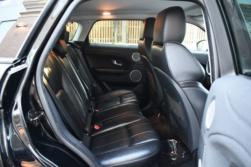 Used 2017 Land Rover Range Rover Evoque SE image 27