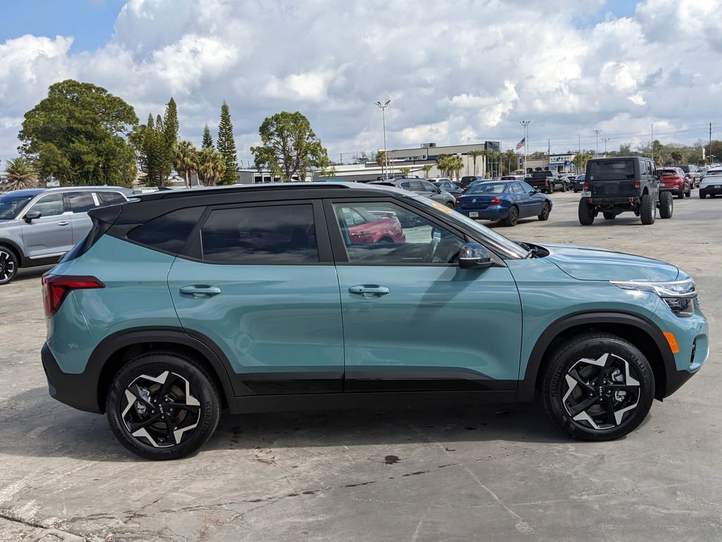 Certified 2025 Kia Seltos S image 9
