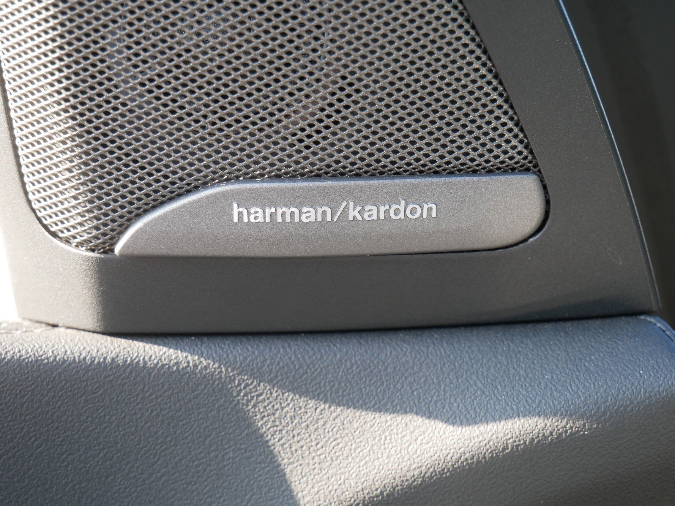 Used 2023 BMW X7 xDrive40i w/ Executive Package image 31