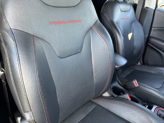 Used 2018 Jeep Compass Trailhawk w/ Leather Interior Group AWD/4WD image 26