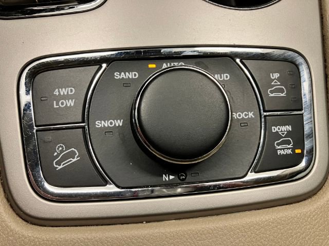 Used 2017 Jeep Grand Cherokee Overland w/ Jeep Active Safety Group image 40